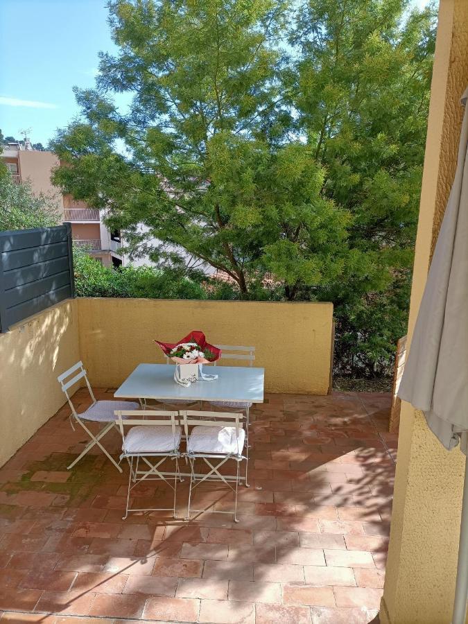 Appartement Proche Mer Avec Terrasse Et Jardin Privatif Hyères Exterior foto