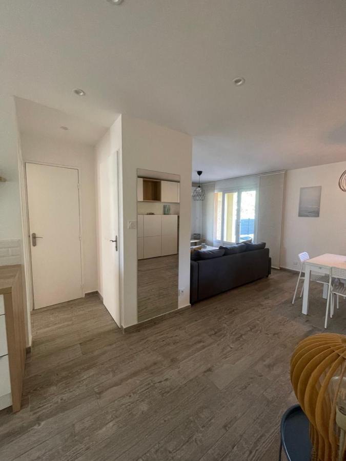 Appartement Proche Mer Avec Terrasse Et Jardin Privatif Hyères Exterior foto